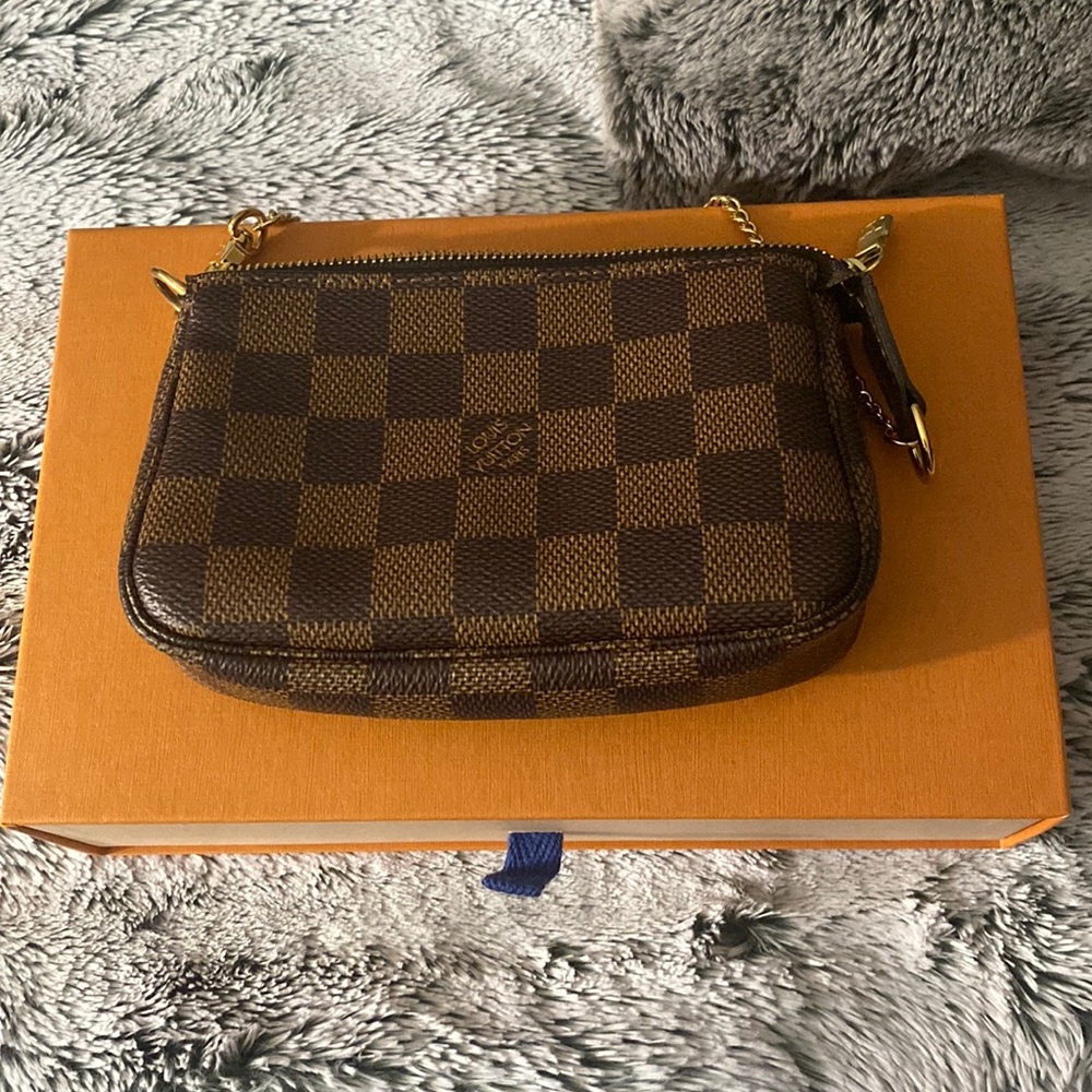 Louis Vuitton Mini Pochette Accessories in Damier Ebene